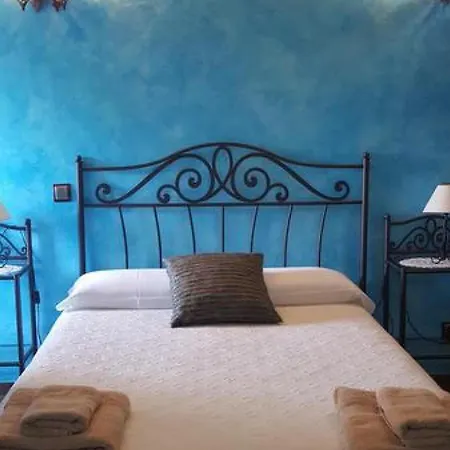 Castillo Eugenio 컨트리하우스 *