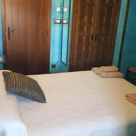 컨트리하우스 Castillo Eugenio Sasamon